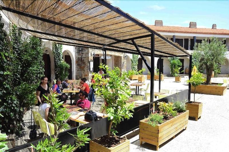 Logis Hotel Restaurant Le Top Du Roulier Capendu Exterior photo